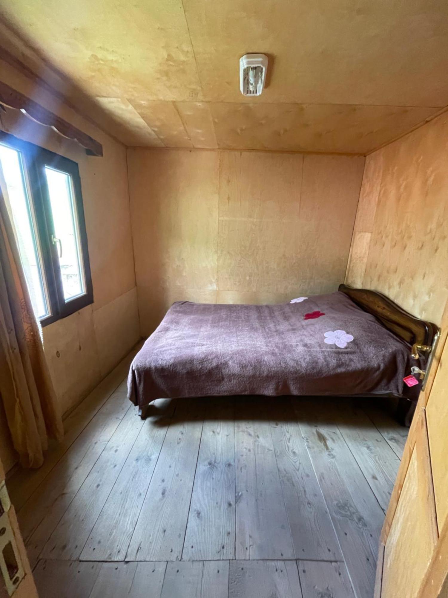 Guest House Buba Usguli Kültér fotó
